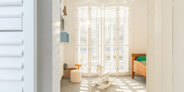 Fabricantes / Instaladores de Puertas y Ventanas de Aluminio / PVC en Lleida · Contraventanas y Persianas a Medida