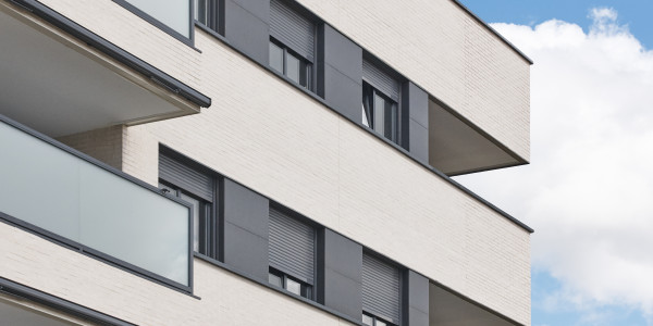 Carpintería Metálica de Aluminio / PVC en Lleida · Aislamiento Térmico y Acústico
