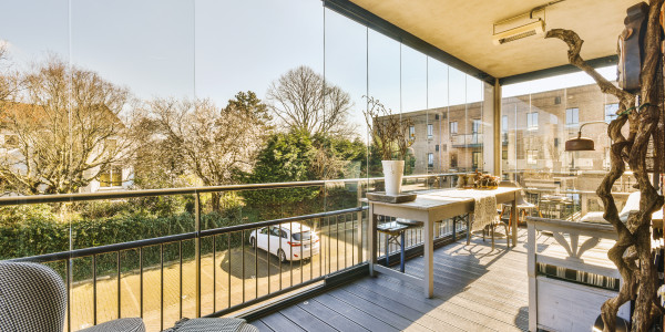 Carpintería Metálica de Aluminio / PVC en Lleida · Cortinas de Cristal